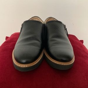 Naturalizer. Slip-on Lug Soft Loafers